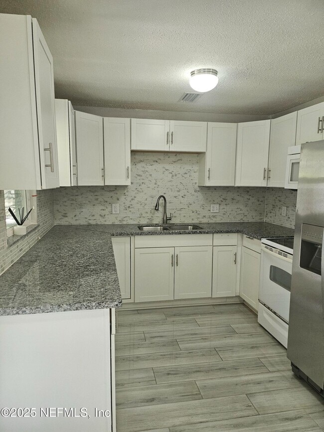 442 Ameca Ave in Orange Park, FL - Building Photo - Building Photo