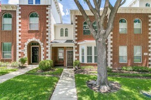 309 Legends Dr, Unit 14602-G in Lewisville, TX - Building Photo