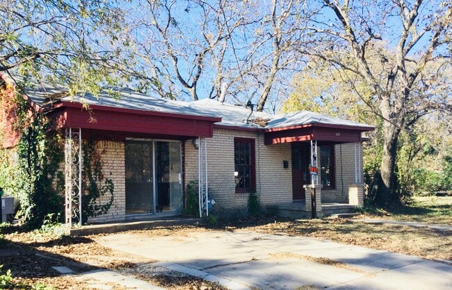 property at 548 N Ollie Ave