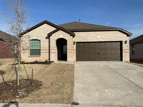 2100 Yarborough Dr in Anna, TX - Foto de edificio - Building Photo