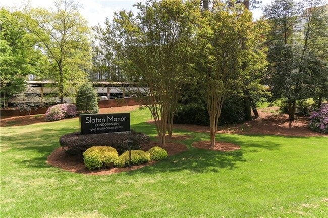 property at 2965 Pharr Ct S Northwest