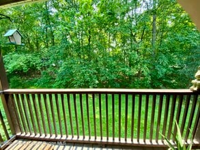 2 Huguenot St in New Paltz, NY - Building Photo - Building Photo