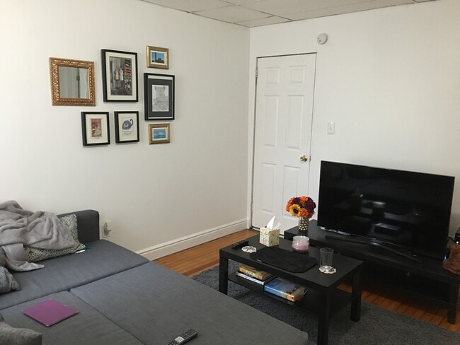 77 S 19th St, Unit 2, Unit 2