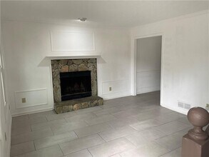 805 Arbor Hill Dr in Stone Mountain, GA - Building Photo - Building Photo