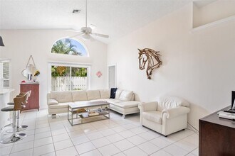 2606 Bedford Mews Dr in Wellington, FL - Building Photo - Building Photo