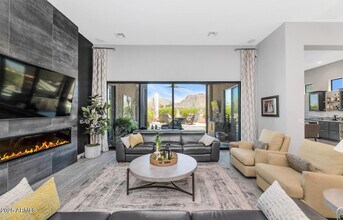 2352 N Estates Cir in Mesa, AZ - Building Photo - Building Photo