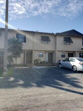 6894 NW 173rd Dr in Hialeah, FL - Building Photo - Building Photo