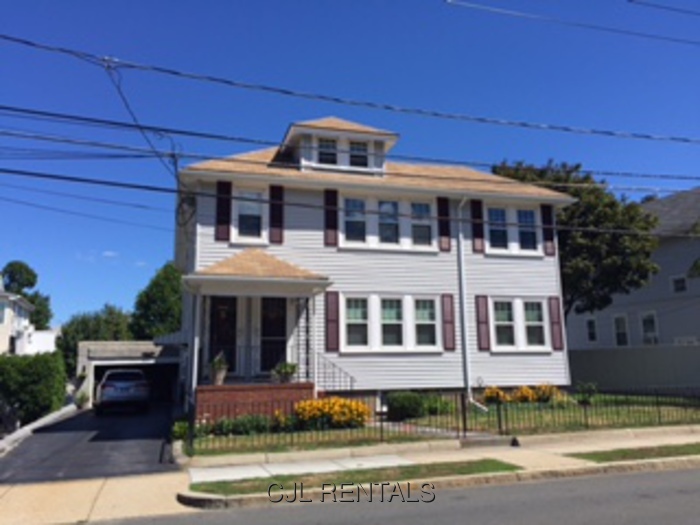 343 Arlington St in Watertown, MA - Foto de edificio