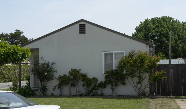 19066 Lowell Ave in Hayward, CA - Foto de edificio - Building Photo