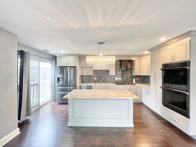 452 Gloria Ln in Oswego, IL - Building Photo - Building Photo