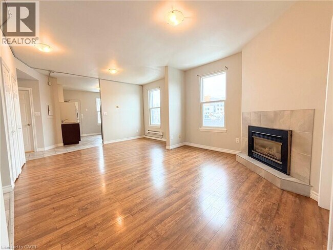 340 Barton St E in Hamilton, ON - Building Photo - Building Photo