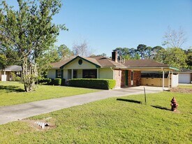 231 Honey Ln Cir in Hinesville, GA - Building Photo