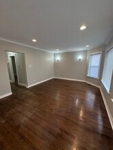 8518 S Bennett Ave in Chicago, IL - Building Photo - Building Photo