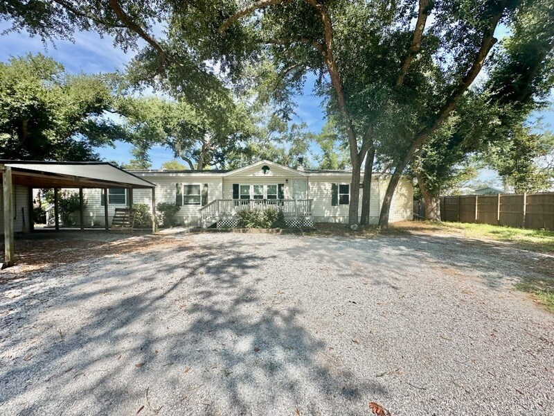 2352 Bay Grove Rd in Freeport, FL - Building Photo