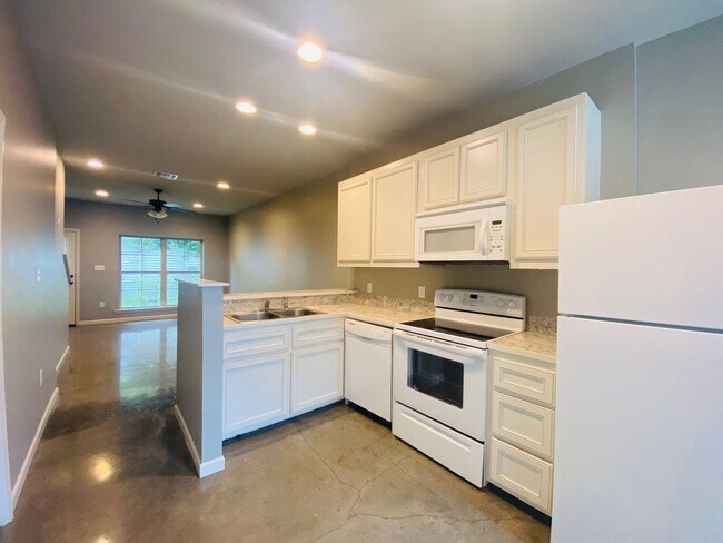 428 General Mouton Ave in Lafayette, LA - Foto de edificio - Building Photo