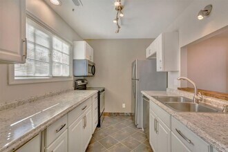 1554 Garden Ct in Charlottesville, VA - Building Photo - Building Photo