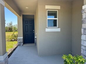 1356 Cork Dr in Ormond Beach, FL - Foto de edificio - Building Photo
