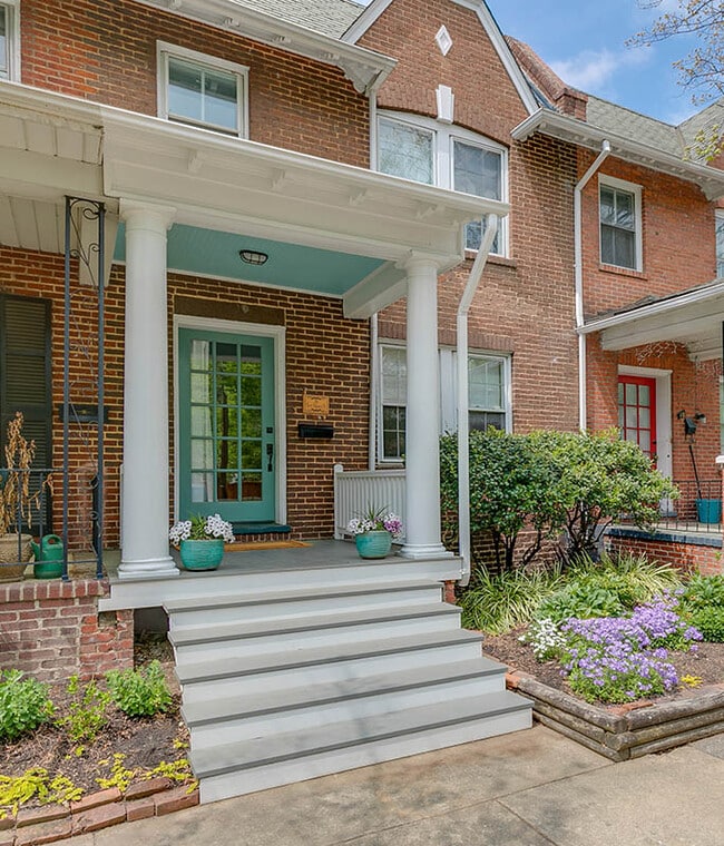 property at 8 N Sheppard St