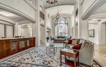 1701 16th St NW in Washington, DC - Foto de edificio - Building Photo