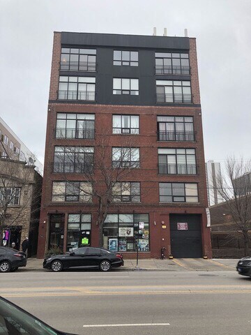 6135 N Broadway St, Unit 0602 in Chicago, IL - Foto de edificio