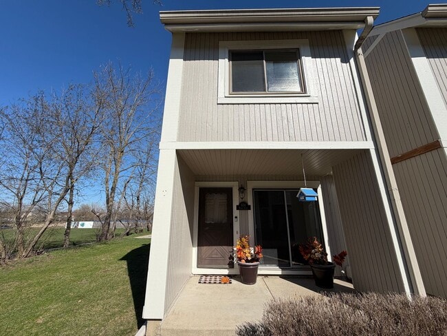 property at 634 Robin Ct