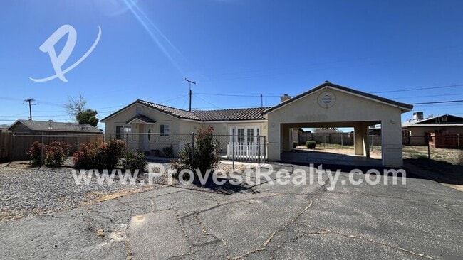 16319 Spruce St in Hesperia, CA - Building Photo - Building Photo