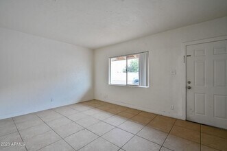 2138 E Turney Ave, Unit D in Phoenix, AZ - Building Photo - Building Photo