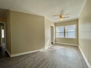 1755 Lynn Ln in Freeport, TX - Building Photo - Building Photo