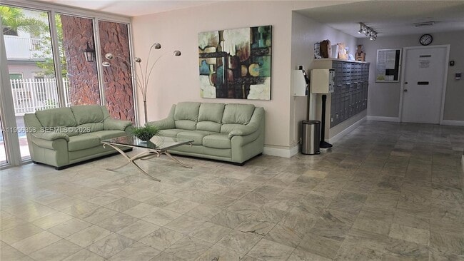 3161 S Ocean Dr, Unit 204 in Hallandale Beach, FL - Building Photo - Building Photo