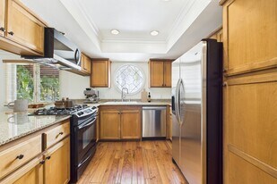 North Harper House in West Hollywood, CA - Building Photo