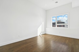 435 Central Ave in Jersey City, NJ - Building Photo - Building Photo