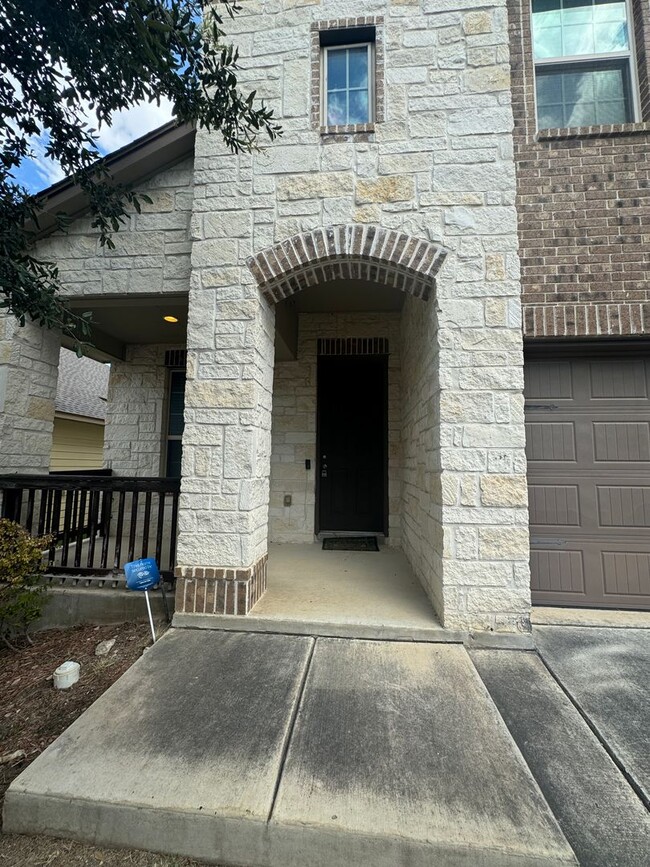 5807 Quiet Glen Dr in San Antonio, TX - Foto de edificio - Building Photo