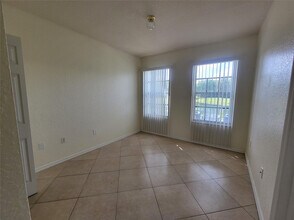 2109 Belmont Ln in North Lauderdale, FL - Foto de edificio - Building Photo