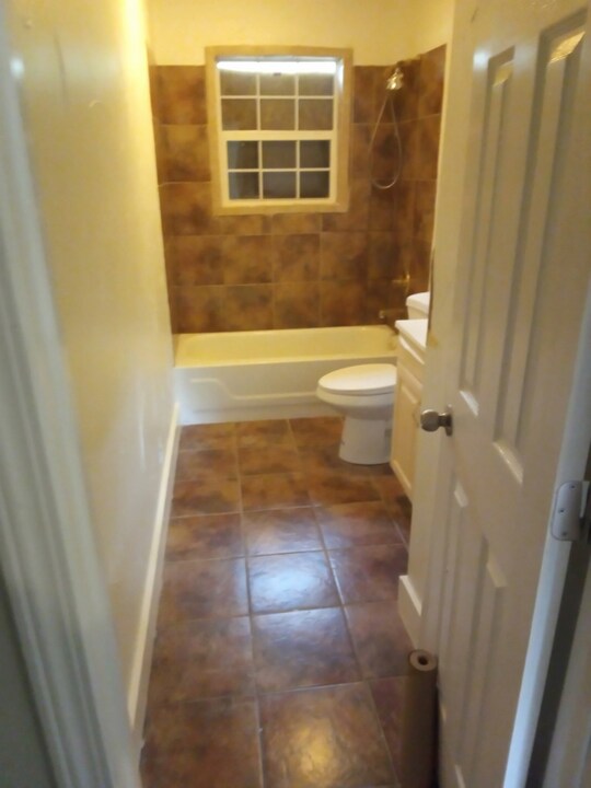 228 S 8th St in West Memphis, AR - Building Photo