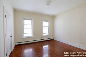3 Washburn Terrace, Unit 3 in Brookline, MA - Building Photo - Building Photo