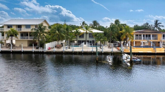 9920 Aviation Blvd in Marathon, FL - Building Photo - Building Photo