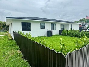 20640 Manta Dr in Cutler Bay, FL - Building Photo - Building Photo