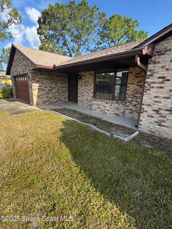 131 Hammock Rd SE in Palm Bay, FL - Building Photo - Building Photo