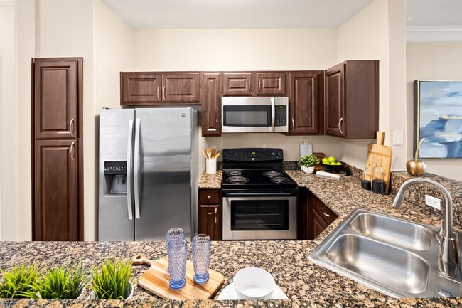 Villas At Parkside in Farmers Branch, TX - Foto de edificio - Building Photo