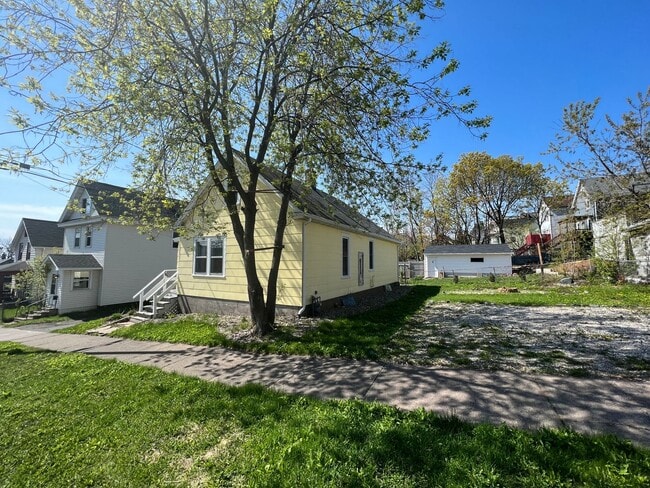 617 N 9th Ave E in Duluth, MN - Building Photo - Building Photo