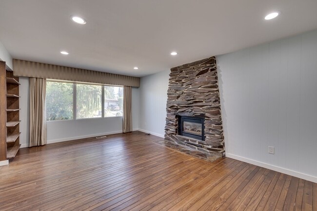 217 165th Ave NE in Bellevue, WA - Building Photo - Building Photo