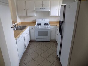 1105 W Cypress Ave in Lompoc, CA - Building Photo - Building Photo