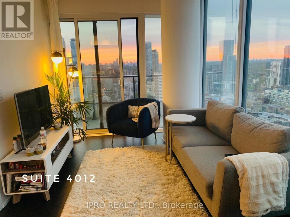 85-4085 Wood St in Toronto, ON - Building Photo