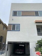 4832 Rosewood Ave in Los Angeles, CA - Building Photo - Building Photo