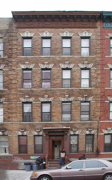 140 Grattan St in Brooklyn, NY - Building Photo
