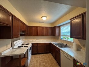 205 Wingate Ct in Seguin, TX - Building Photo - Building Photo