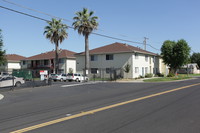 Courtyard Village in West Sacramento, CA - Building Photo - Building Photo