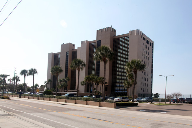 900 Gulf Blvd in Indian Rocks Beach, FL - Foto de edificio - Building Photo