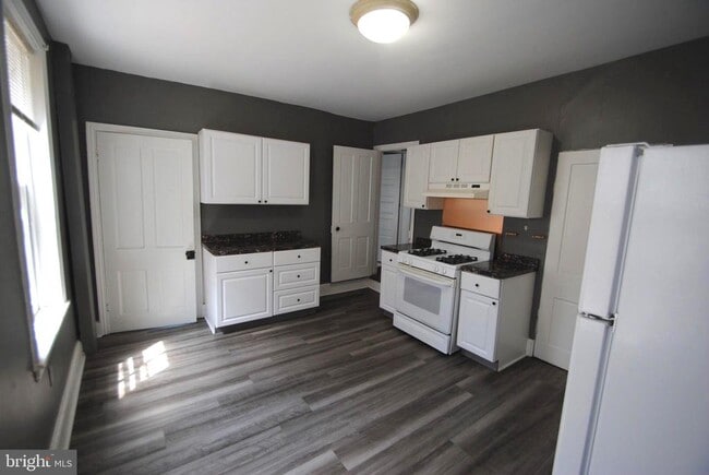 property at 317 E Union St