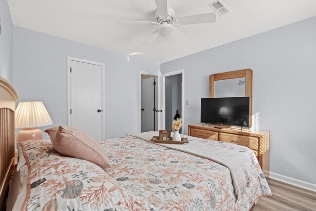 1890 Auburn Ln in Surfside Beach, SC - Building Photo - Building Photo
